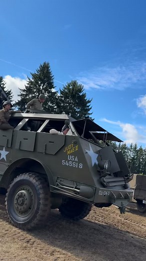 C’était Donchery 2025 !!! 👍🏻🇺🇸🙏🏼 #donchery #libertésretrouvées #libertesretrouvees #ardennes44 #godsavethejeep #omahabeach #utahbeach #goldbeach #swordbeach #junobeach I#dday #normandie #wermacht #jeep #jeepwillys #jeep Ford #jeepgpw #dodgewc #ww2 #usarmy #jeepmb #ww2jeep #willysjeep #willysoverland #usjeep #alliedstar #halftrack #battleofnormandy #2gm #airborne #101airborne | God_save_the_jeep