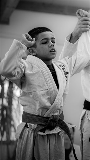 IMPACT on Instagram: "Tournoi de Noël pour nos enfants ! Une super matinée juste avant ces belles vacances ! 🎄 Video par @lucas_pelo #jjb #jiujitsu #aixenprovence"