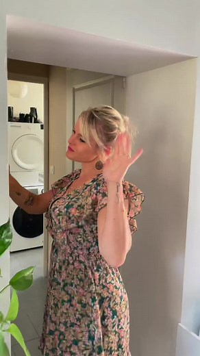 49K views · 308 reactions | #dancereels #dance #egirls #fakebody #reelit #reels2023 #reelsinstagram #reelsfypシ #reelsviral #reelsvideo #fypviral #fyp #fypシ゚viral #fypシ゚viralシ #fypシツ #trendingnow #trending #trendingreels #viral #viralreels #sexydancer #hot | Jeremlaura TV | Facebook