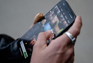 How hookup apps help fuel the meth crisis among gay men