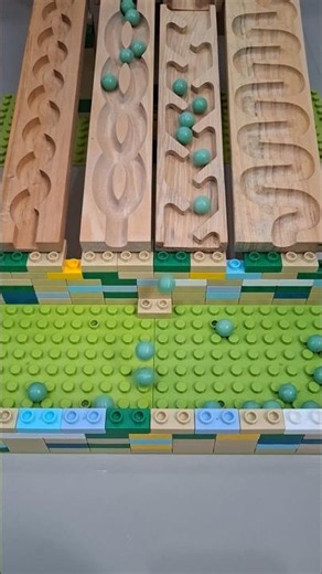 マーブルラン 💚 4レーン・レゴコース、ライトグリーンのビー玉 | Marble Run 💚 4-Lane Lego Track, Light Green Marbles #marblerun