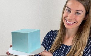 How To Frost A Square Cake With A Cardboard Box - British Girl Bakes