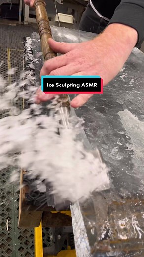 A little bit of ice sculpting ASMR for you 🤯 #HydeParkWinterWonderland #icesculpture #icesculpting #magicalicekingdom #barice #festiveseason #winterwonderland2022 #asmr #asmrsounds #asmrvideo #asmrtiktok