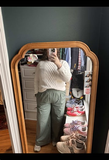 Styling another #ootd inspired by a clothing subscription box ad. I really do like a lot of the outfits they put together, but I can’t be paying for clothes every single month when I have a closet full of them right here! Inspo pic at the end. How’d I do? #wearwhatyouhave #fitcheck #over40style #casualworkwear