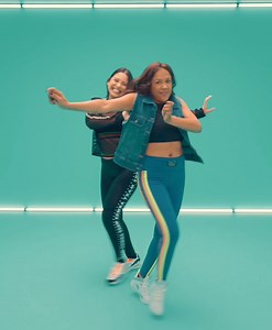 Dancing our way into a new week like... 🎉 🎶: "Chocolate, Pina y Melon" by Max Pizzolante @gitanourbano #chocolatepinaymelon #megamix82 📸: @ZJginaparodi Alexsa Sissom | Zumba Fitness