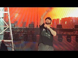 Eminem - Berzerk [4K] (Live at Wellington, New Zealand, 03/02/2019, Rapture 2019)