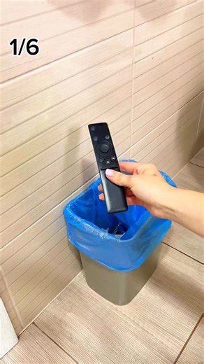 Smart & Simple Home Hacks to Save Time and Make Life Easier! 🏡✨ #LifeHacks #DIY #HomeHacks #UsefulTips #TipsAndTricks Materials: • Remote control • Scissors • Plastic wrap • Hair dryer • Paper towels • Spray bottle with water • Flour • Spoon • Oil • Container with lid • Tape • Zip-lock bag • Pasta • Water bottle • Wooden stick • Cotton swab | FastDIY