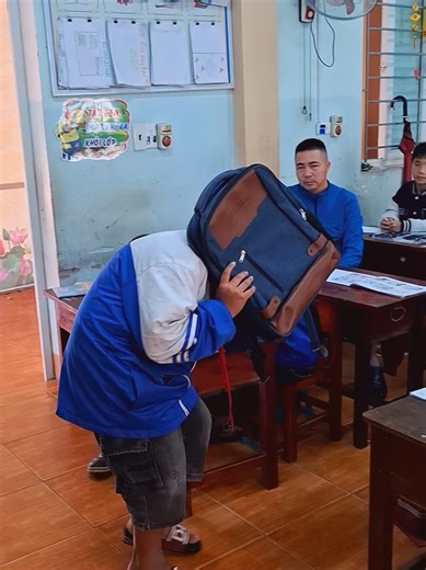 Học Sinh Còn Non Và Xanh: Cùng Nhau Kiếm Tiền Trên FB