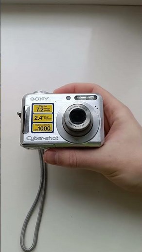 🧊Silver shell with battle scars Sony Cyber-shot DSC-S700 compact digital camera #Y2K #2000s #Digicam