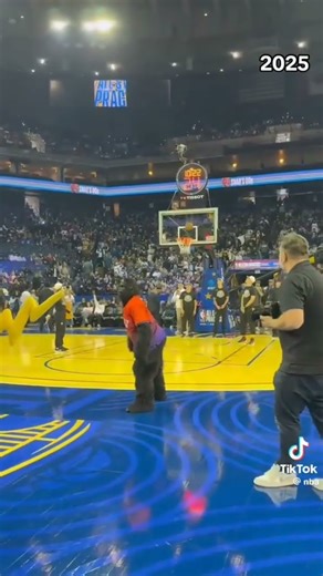 Steph curry with exercise🏀