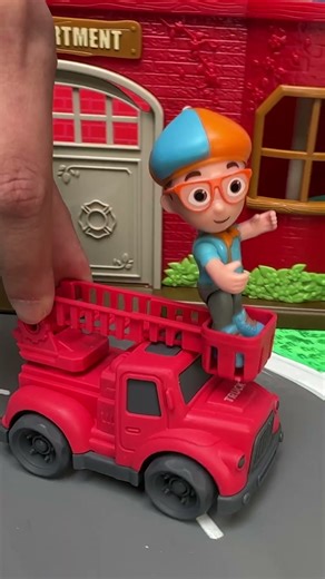 Pretend Play Firefighters with Blippi! 🚒🧯🧑‍🚒