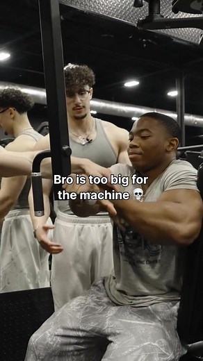 Bros too big to train optimally 💀 #reardelts #delts #back #gym | jeff nippard