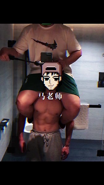 肩车挑战：展示你的力量与技巧