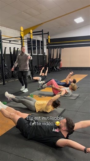 SPP Training 🧠 | Santé • Progressivité • Performance on Instagram: "📊 Programmation d’un cours Butterfly 📊 Oui, cette vidéo est bien issue d’un cours sur l’apprentissage du Butterfly. 🤔 Tout simplement, parce que dans notre cours de gym Intermédiaires/Avancés, la priorité restera toujours le renforcement musculaire basé sur la dernière vidéo qu’on a publié : renforcement de la sangle abdominale pour rester indéformables, renforcement de la sangle scapulaire pour préserver la santé des épaule
