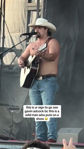 love him @GavinAdcockMusic #fyp #viralvideo #concert #country | concert