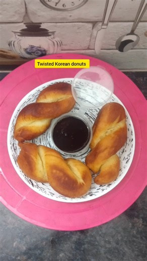 korean twisted 🥨 donuts with chocolate dip🤤. must try. subscribe now ‪@avhomebakes‬