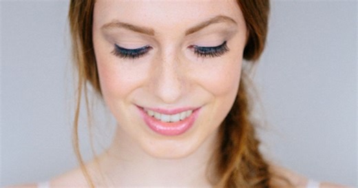 Fischgrätenzopf: In 3 einfachen Schritten zur sommerlichen Trend-Frisur