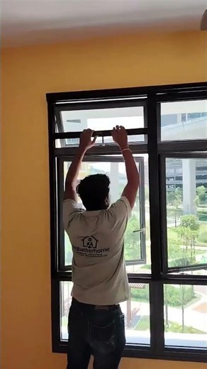 Window Mesh That Pulls Down From The Top? (Singapore Demo)