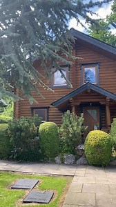 🎃 Who's ready for spooky season at Ribby Hall Village 🍂 This October, enjoy crisp autumn days, cosy nights, and plenty of family fun. What’s waiting for you: 🌊 Unlimited swimming 👻 Spooky shows, parties & activities 🕸️ Seasonal crafts & Halloween trails 🍕 Family-friendly dining & takeaways | Ribby Hall Village