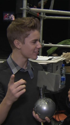 115K views · 867 reactions | Take me back to the 2011 #MTVEMAs so that I can relive Justin Bieber taking home Best Male & Best Pop 凉 | MTV | Facebook