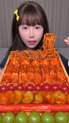 Nongshim Shin Ramyeon Hot Blackbean Ramen & Noodles Mukbang