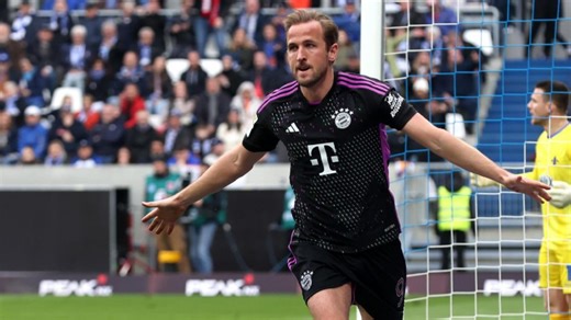 Kane makes Bundesliga history as Bayern keeps up Leverkusen chase