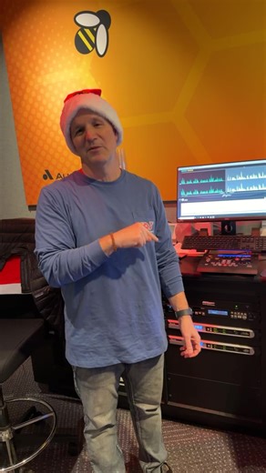 Happy Friday Eve with PMB!! Your chance to have the Best Christmas Ever continues 🤩🎁 It's our final Facebook Live of the Year with PMB, we'll see you January 5th! 🐝 | B101 Philly