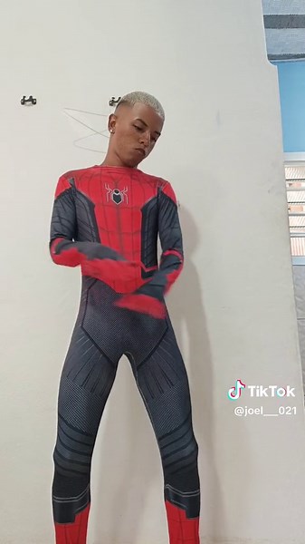 Spider-Man Costume Moves: Poses and Flexing Tips