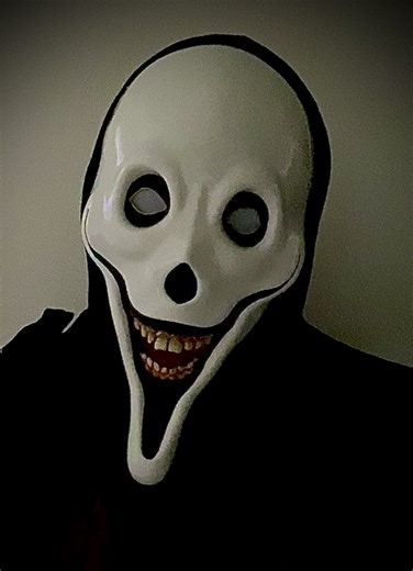 El aterrador Smiler: Máscara y sonrisas inquietantes