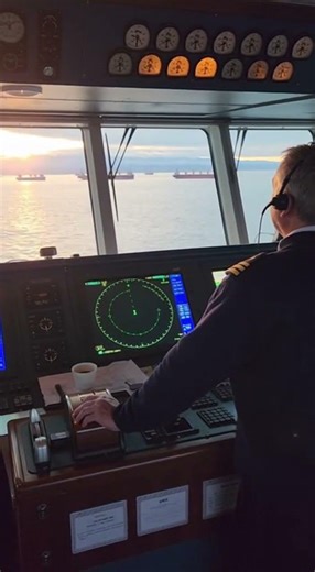 Inside the Cockpit | Real Flight Moments & Pilot Action