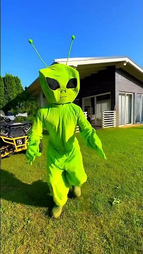 "Alien Stole All of Chintu’s Candy! 👽🍬🤣 Credit:-‪@bogdanchiki‬