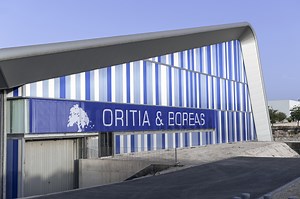 Chain Reaction: Mastering Kinetic Architecture with Aluminum  Links