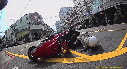 驚魂未定的車禍現場