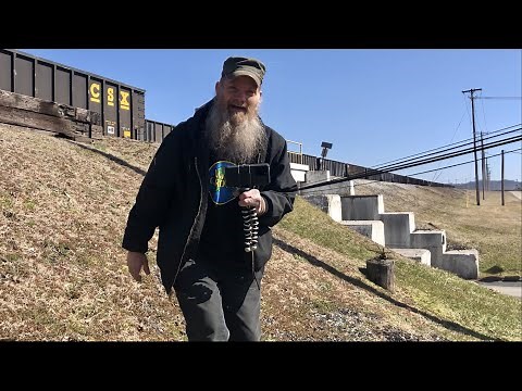 Freight Train Hopping Legend HOBO SHOESTRING! Huge Railroad Yard Underpass CSX Russell Yard Kentucky