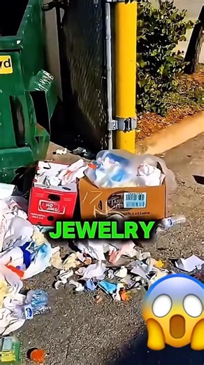 3 Craziest Things Ever Found in a Dumpster 🤑 #viral