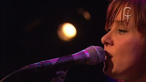 21K views · 845 reactions | «Luka» canción grabada por Suzanne Vega y publicada como sencillo en 1987. Ha sido su éxito más vendido en los Estados Unidos alcanzando el número 3 en la Billboard Hot 100. Esta canción fue una de las primeras en tratar el tema del abuso infantil y la violencia doméstica. | Videos Musicales Solo En Hd | Facebook