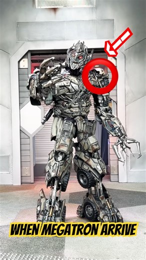 Megatron in real life || Singapore 🇸🇬 universal studio #universalstudios #singapore #transformers