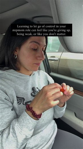 Learning to let go of control in your stepmom role can feel really uncomfortable. Like you’re giving up & being passive. Like if you stop managing, anticipating, fixing, or carrying it all… everything will fall apart. But a lot of stepmoms tend to confuse control with safety. Because when your role feels unclear, the dynamic feels unpredictable, or you’ve been burned before… control can feel like the only thing keeping you emotionally “safe.” So you over function, you monitor, you overthink, you