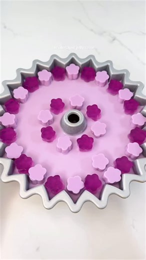 Zoriana Myrkevych on Instagram: "making a purple layer jelly cake💜🤍💜 aesthetic satisfying jelly cake with purple layers #jelly #jellycake #dessert #jellyart #colorfulcake #layercake #jellydessert #purplecake #purpledessert #layerdessert #jellydelite #asmr #asmrsounds #asmrcommunity jelly, purple jelly, purple cake, purple layer jelly cake, jelly dessert, jelly cake, colorful jelly cake, aesthetic jelly cake, beautiful jelly cake, home made jelly cake, step by step jelly, jelly of instagram, a