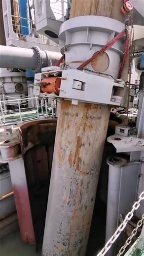 The process of vertical piles of suction dredgers.
