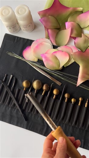 handmade silk flowers • tutorials on Instagram: "Roses made of Japanese silk"