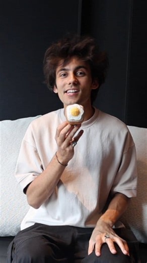 aron! has something special message for you 💌 His latest single Table for Two is out now — stream it everywhere!🫶 🎧 #TableForTwo #ARON! | UMG Philippines