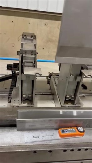 2003 LVD Strippit PPED 240-BH-10 Hydraulic Press Brake 8076575