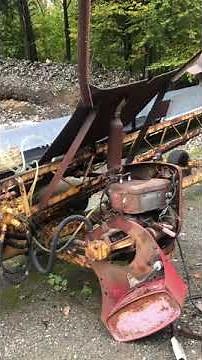 Twin cylinder Wisconsin engine. Freed up and run.