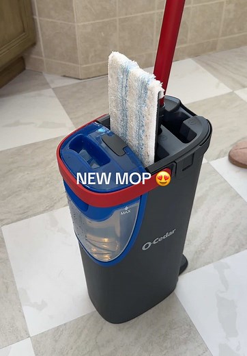 #ad This is the most genius mop yet! It’s the O-Cedar H2prO Flat Mop and I love how easy it is to use ❤️ @O-Cedar #OCedarPartner #OCedarClean #OCedarCleanClean #H2prOClean