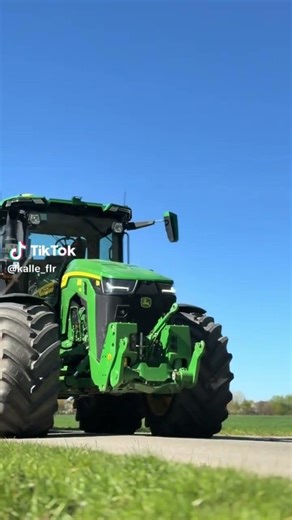 John Deere 8R 2 Gen. #farming #tractor #agriculture #johndeere #farmlife #farm #farmer #traktor