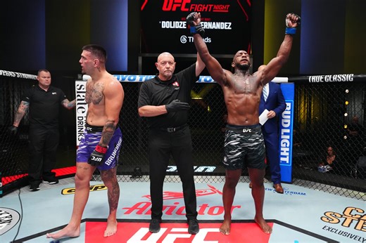 'Horrible'...UFC Vegas 109 kicks off with head-scratching split decision that leaves fans perplexed by scorecards