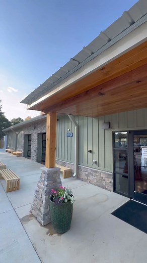 NEW! Southern Ale House Dockside! 🍽️🚤 The FIRST restaurant on Lake Tuscaloosa is ready to welcome YOU and your loved ones! Stop by for some of your favorites from the original location or even try something new! 😋 We’ll see ya at Dockside! ❤️📍15129 Marina Drive #VisitTCL | Visit Tuscaloosa