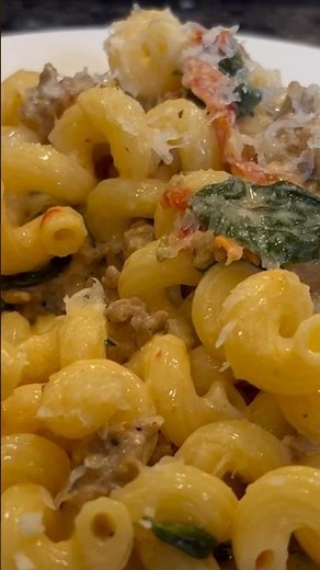 Creamy Italian Sausage Pasta 🍅🌿🍝 #pasta #italiansausage