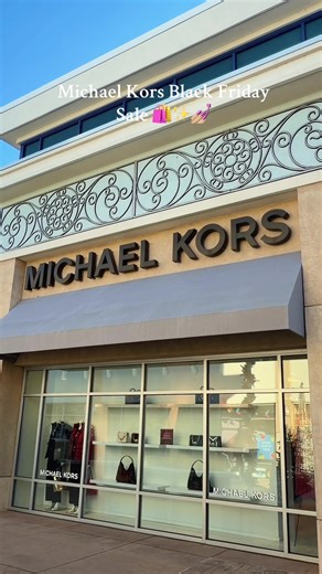 Michale Kors sale actually slay! 💅🏼✨ love their Tote Bags! Plus 10% discount if you’re Military/Spouse #michaelkors #tangeroutlets #blackfriday #blackfridaydeals #dmvarea